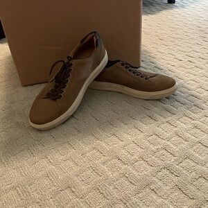 NWOT Men’s casual shoe size 9